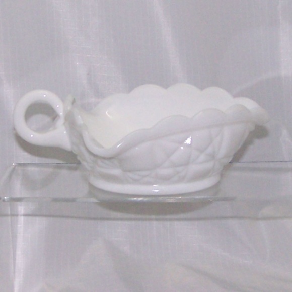 VTG - Fenton Block and Star Milk Glass Triangle Dish with Handle - Picture 3 of 7